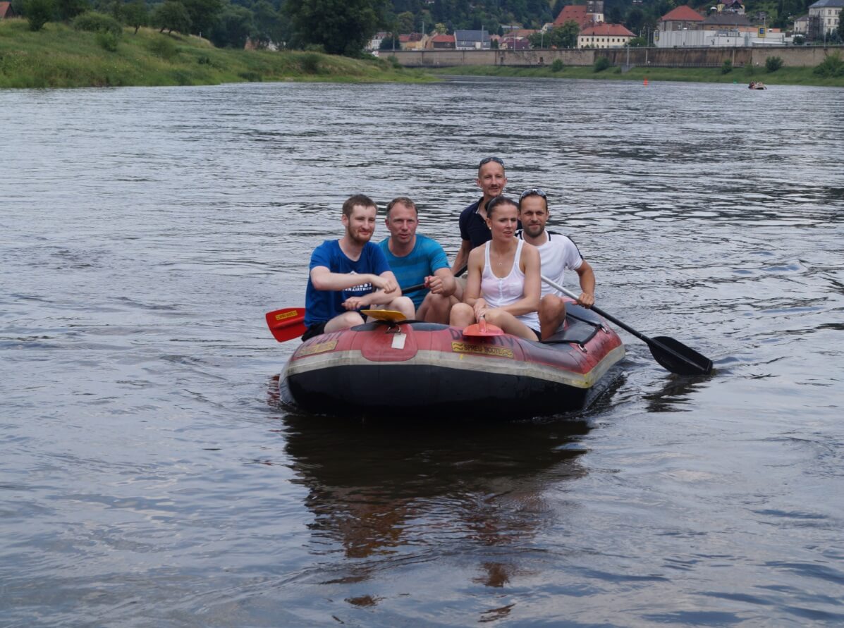 Team event on the Elbe